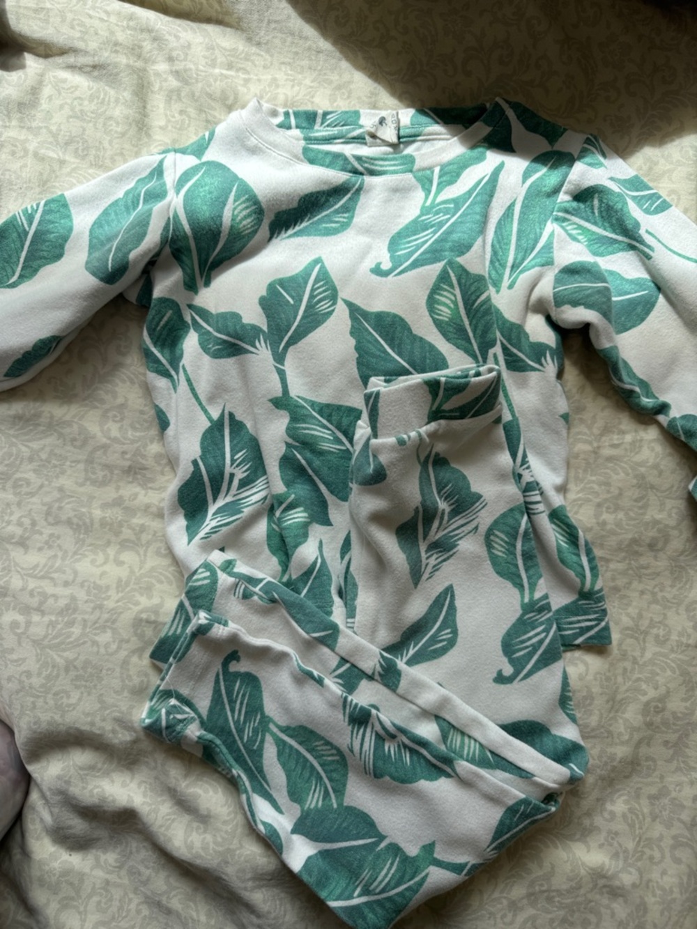 Kate Quinn Green Leaf Print Two-Piece Loungewear Set